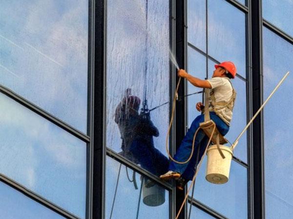 外墻清洗后如何保持其長(zhǎng)效清潔？